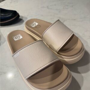 Reef Women's Neutral Cream Slide Sandals size 7